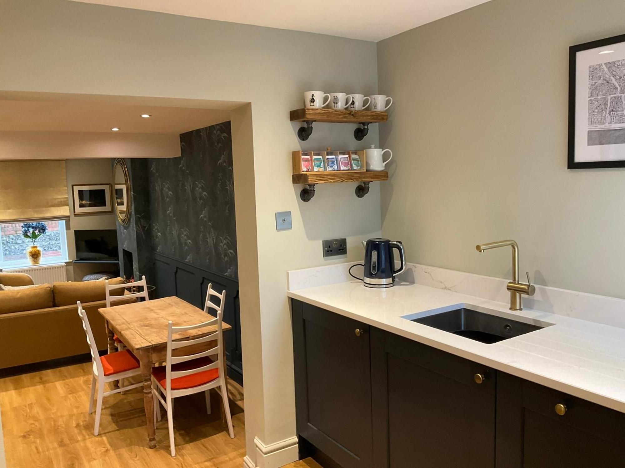 Fab In The Heart Of - Great Location Holiday home